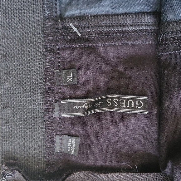 NWT guess mini Black skirt - Picture 8 of 12